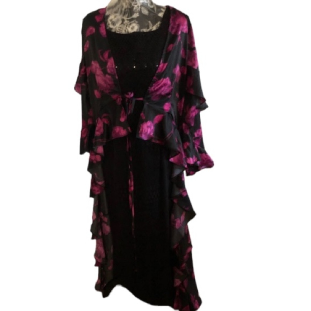 Venus size XL black & pink floral print high / low duster ties at front